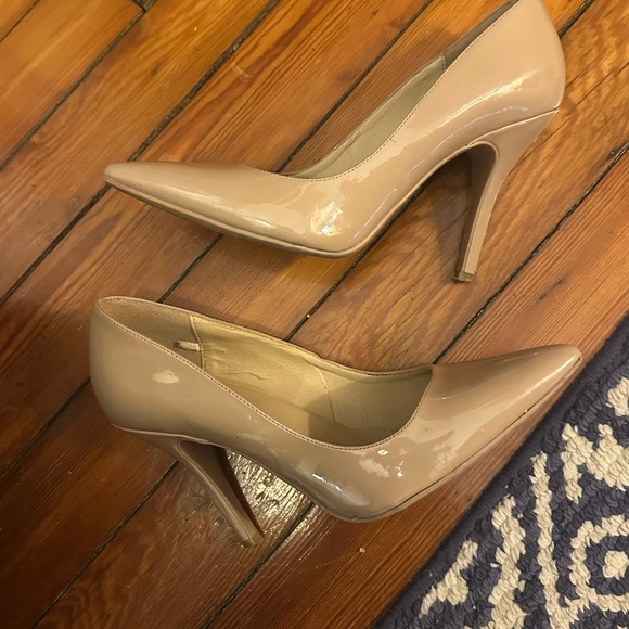 3/$25 Chinese Laundry Nude Patent Pointed Toe Heels Sz 10M Classic Pump - Picture 3 of 11